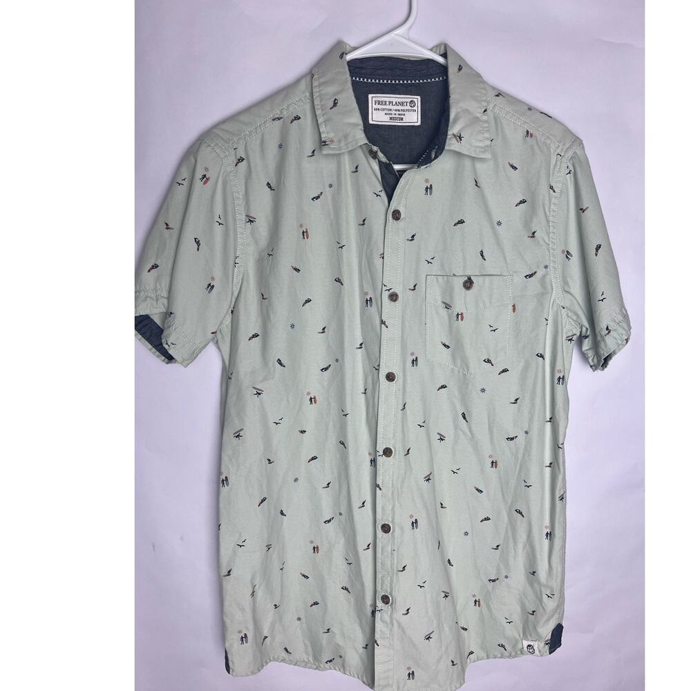 Free Planet Men's Short Sleeve Button Up Shirt Size Medium Surfer Design